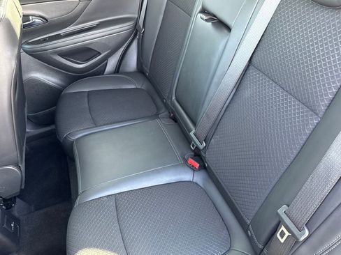 Used 2022 Buick Encore Preferred w/ Safety Package image 27