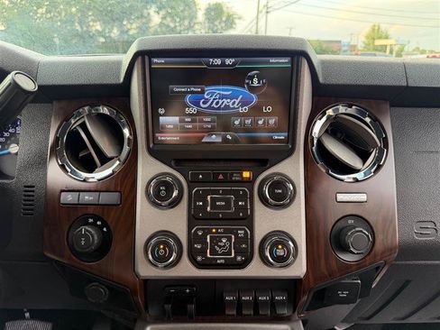 Used 2016 Ford F250 Lariat w/ Lariat Interior Package AWD/4WD image 21