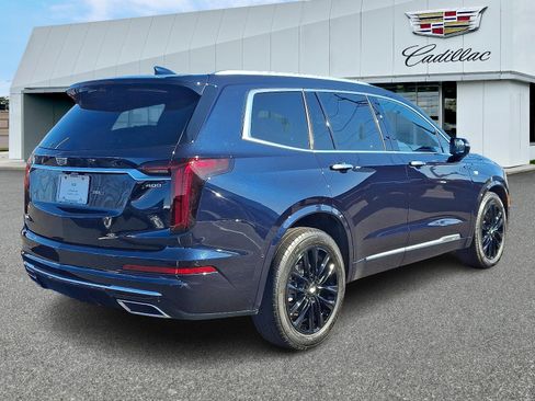 Certified 2022 Cadillac XT6 Premium Luxury w/ Technology Package AWD/4WD image 6