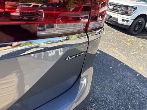Used 2025 Volkswagen Atlas SE image 20