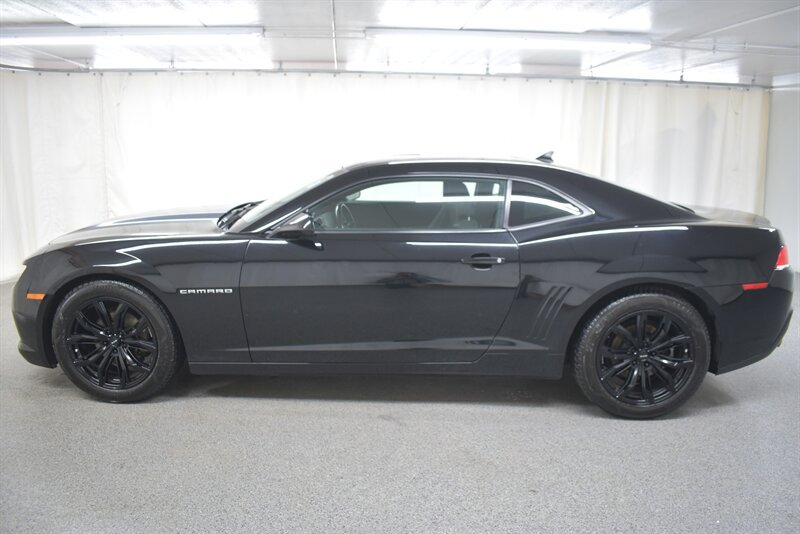 Used 2015 Chevrolet Camaro LT w/ 1LT Preferred Package RWD image 4