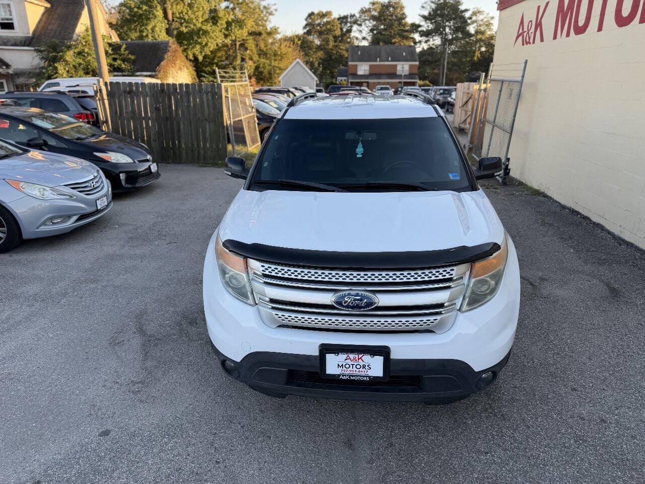 Used 2013 Ford Explorer XLT AWD/4WD image 11