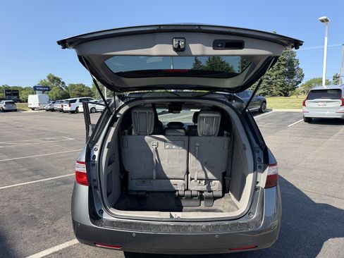 Used 2012 Honda Odyssey Touring Elite image 12