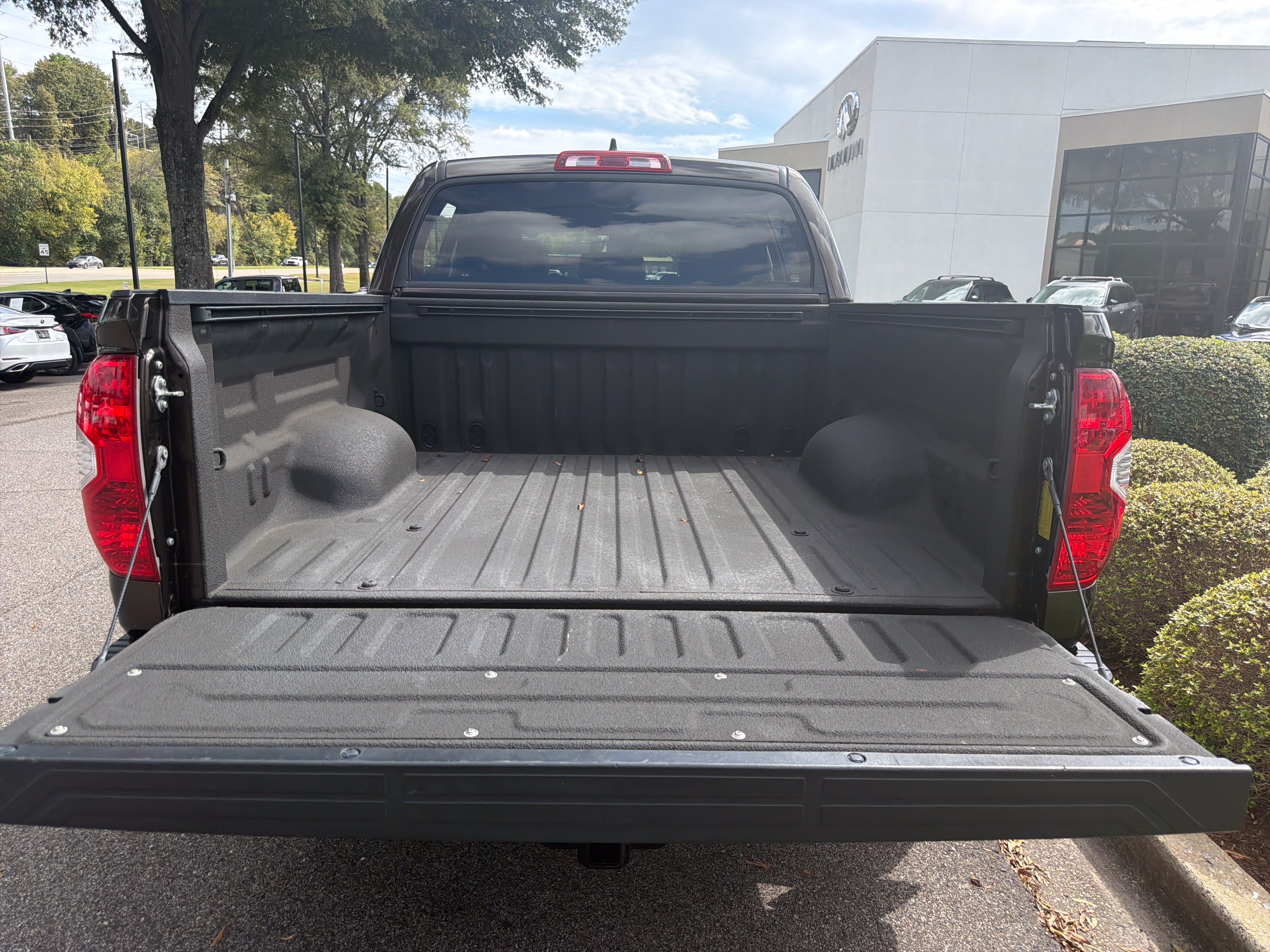 Used 2021 Toyota Tundra Platinum RWD image 31