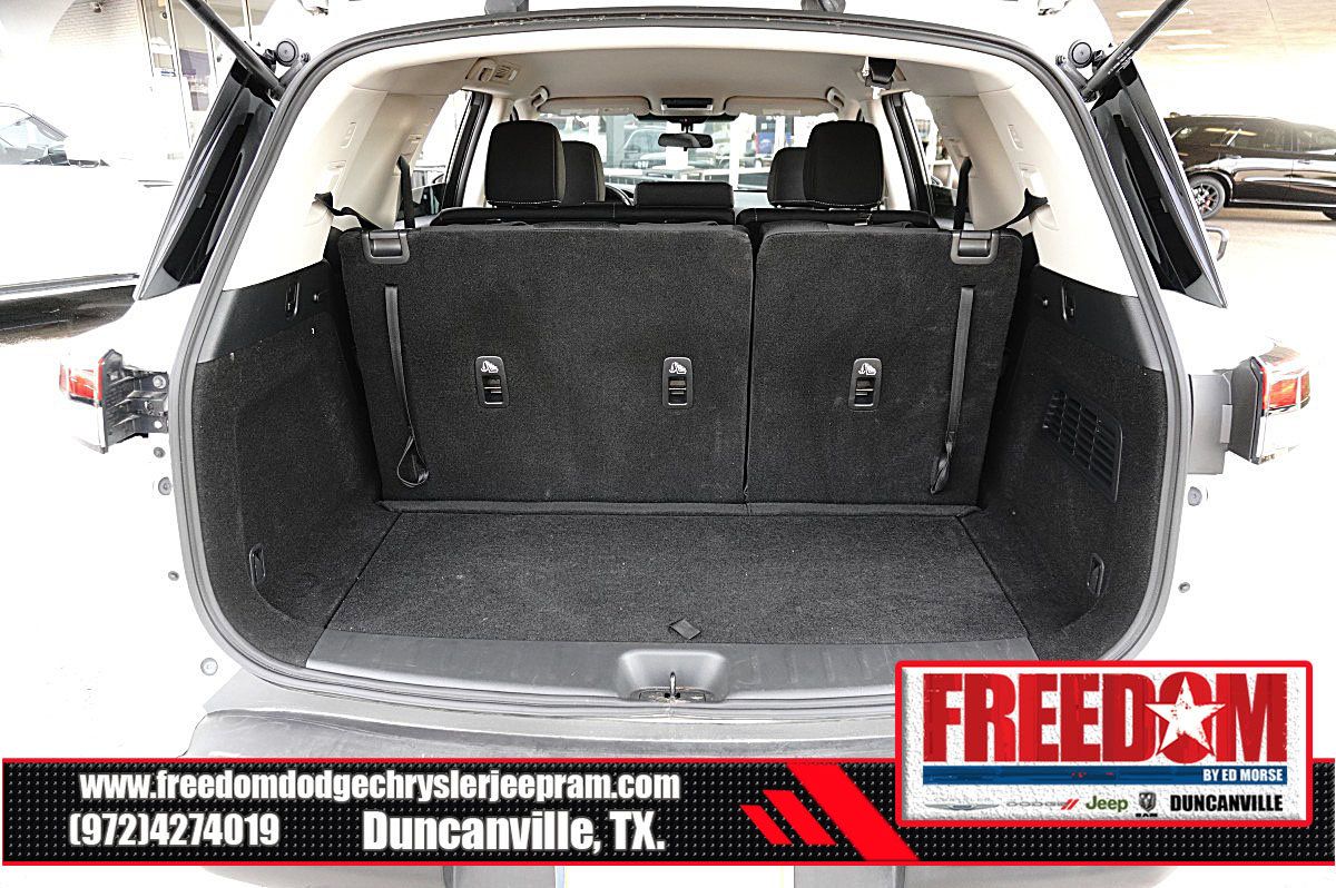 Used 2024 Nissan Pathfinder SV FWD image 46