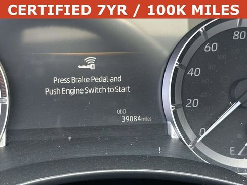 Used 2023 Toyota Highlander XLE AWD/4WD image 29