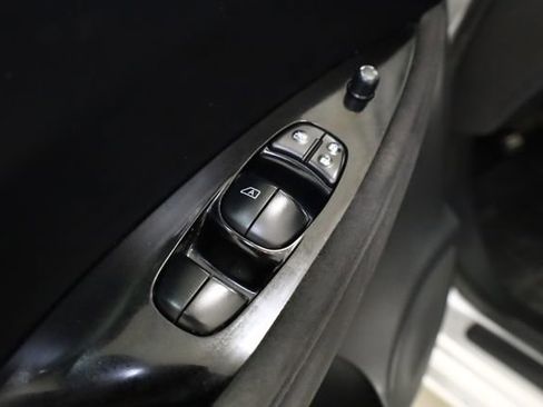 Used 2016 Nissan Leaf SV image 18