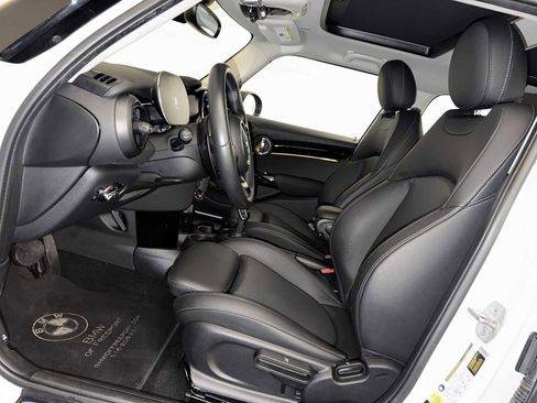 Used 2023 MINI Cooper S image 9