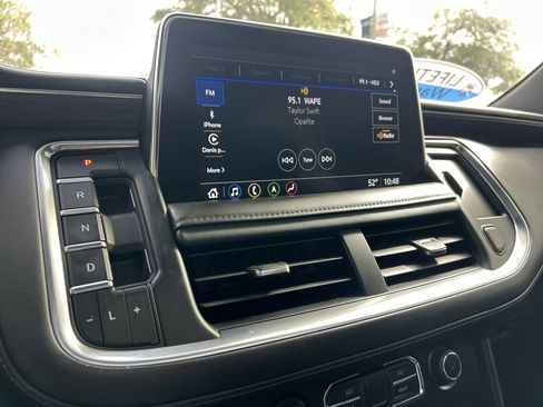 Used 2021 Chevrolet Suburban High Country image 25