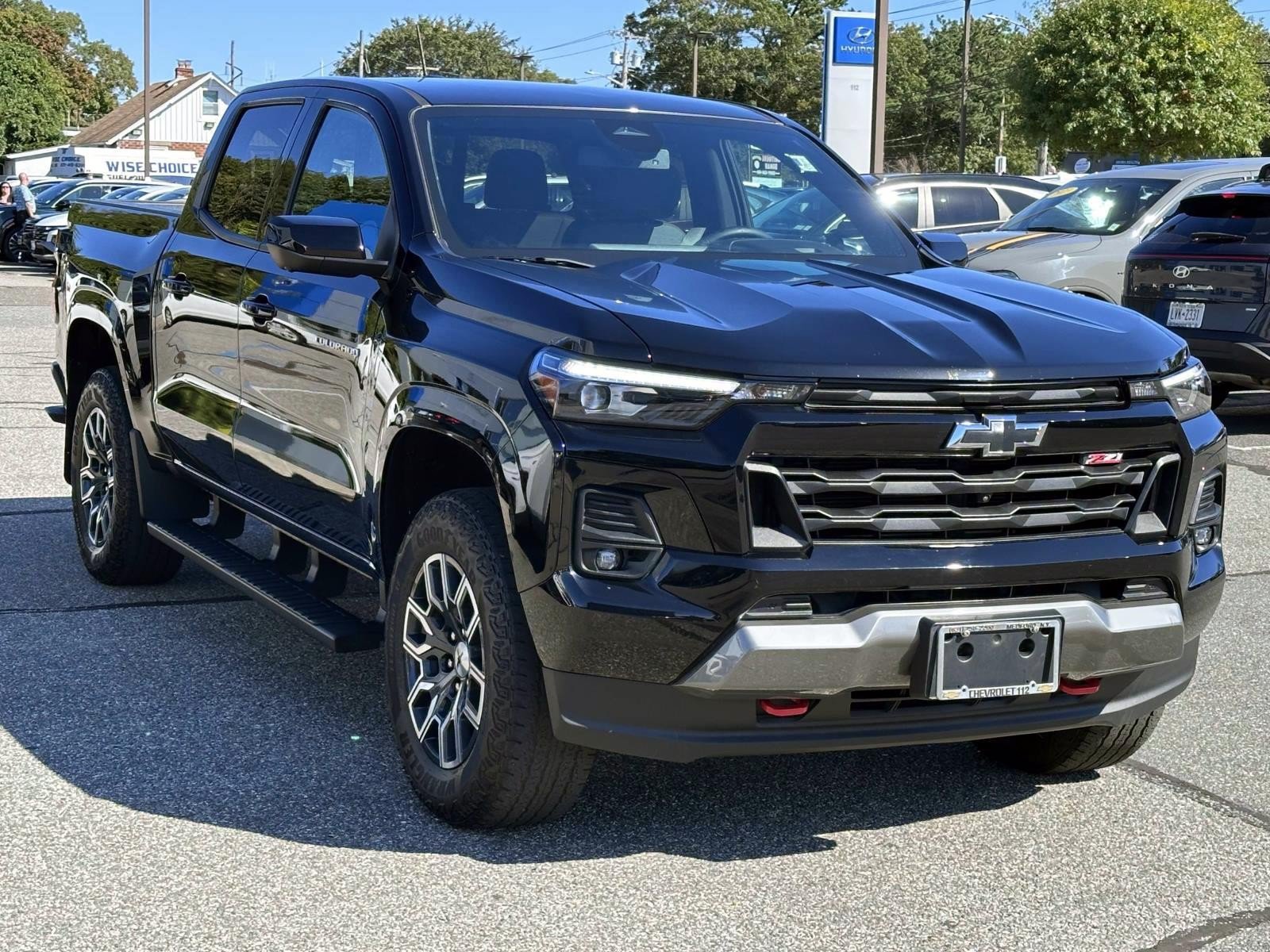Used 2023 Chevrolet Colorado Z71 w/ Z71 Convenience Package 2 AWD/4WD image 5
