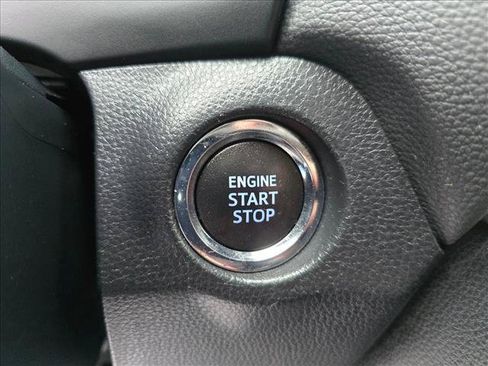 Used 2021 Toyota RAV4 XLE AWD/4WD image 23