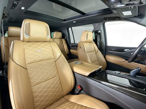 Used 2021 Cadillac Escalade ESV Premium Luxury image 14