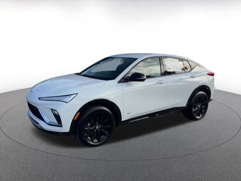 Used 2025 Buick Envista Sport Touring image 8