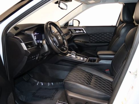 Used 2024 Mitsubishi Outlander 4WD Plug-In Hybrid image 37