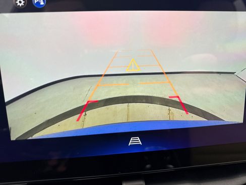 Used 2025 Chevrolet Equinox ACTIV w/ Convenience Package III image 15