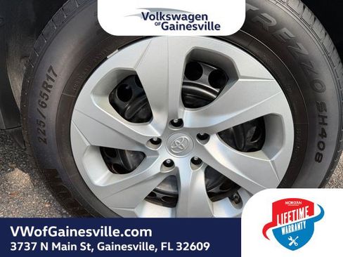 Used 2021 Toyota RAV4 LE FWD image 27