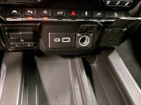 Used 2020 GMC Sierra 1500 AT4 w/ AT4 Premium Package image 27