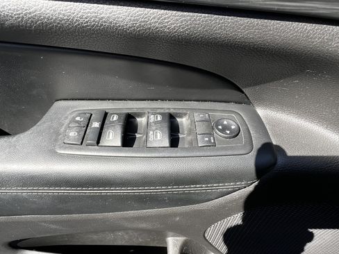 Used 2019 Jeep Grand Cherokee Laredo image 14