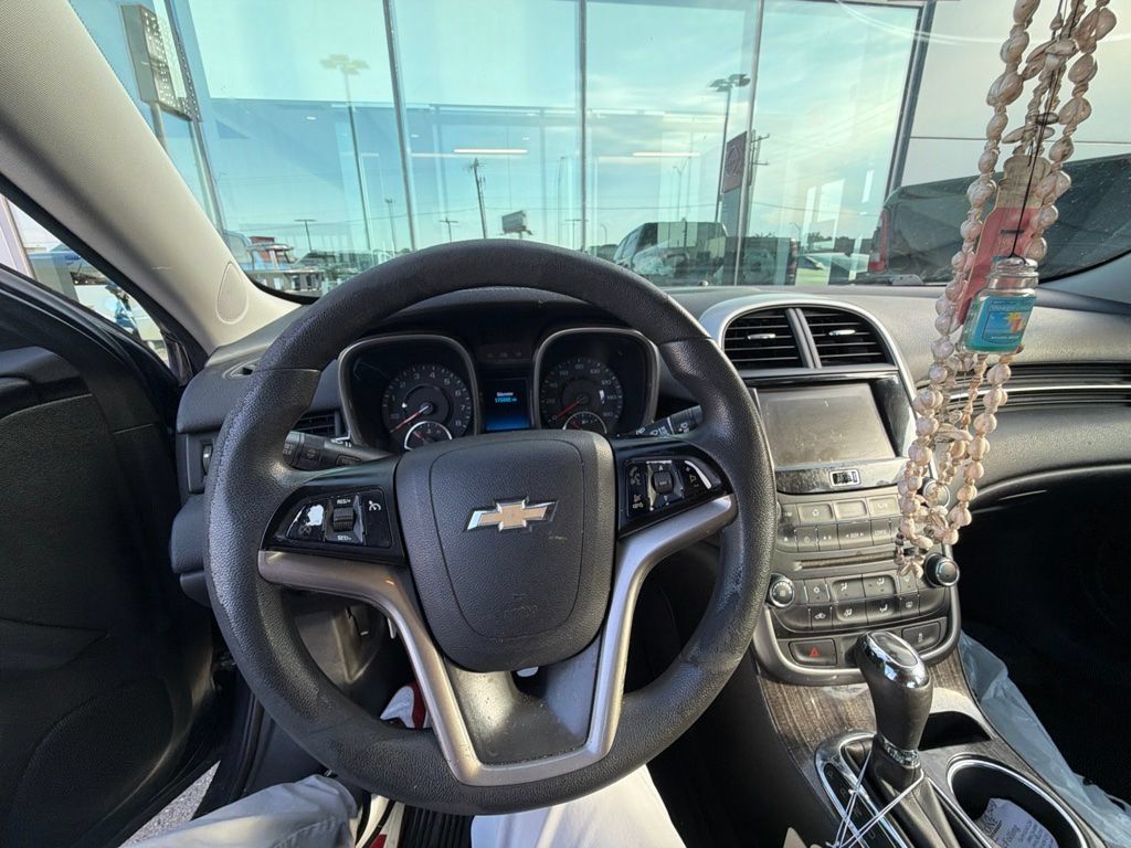 Used 2015 Chevrolet Malibu LT w/ Power Convenience Package FWD image 10