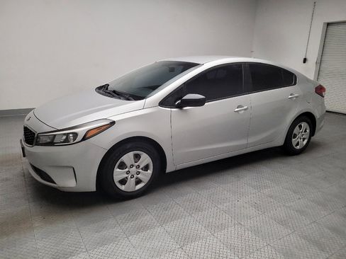 Used 2017 Kia Forte LX FWD image 2