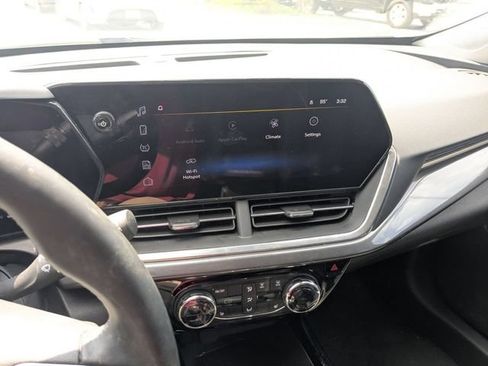 Used 2024 Chevrolet Trax ACTIV w/ Driver Confidence Package FWD image 17