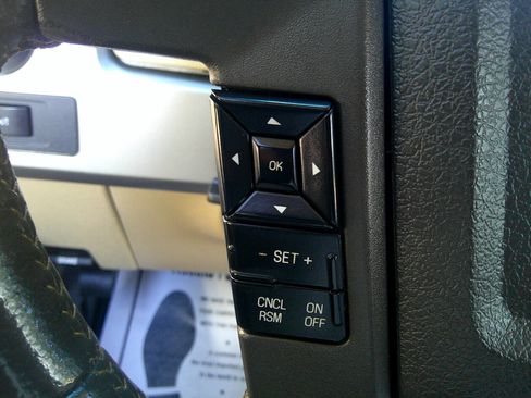 Used 2013 Ford F150 Lariat w/ Lariat Chrome Pkg image 19