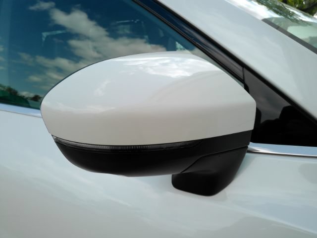 Used 2022 Nissan Pathfinder SL w/ SL Black Package FWD image 25