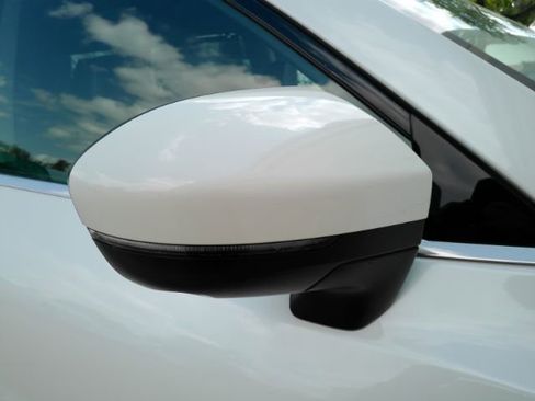 Used 2022 Nissan Pathfinder SL w/ SL Black Package image 25