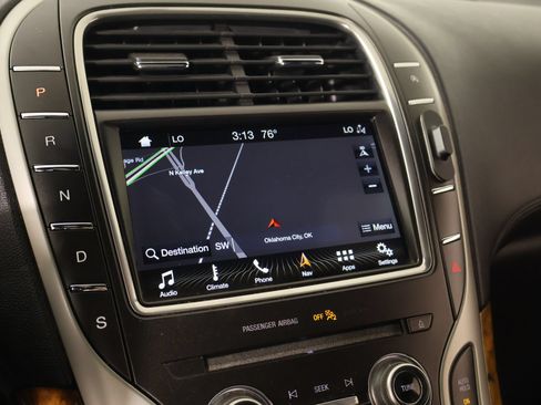 Used 2019 Lincoln Nautilus Reserve AWD/4WD image 7