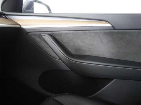 Used 2023 Tesla Model Y Long Range image 26