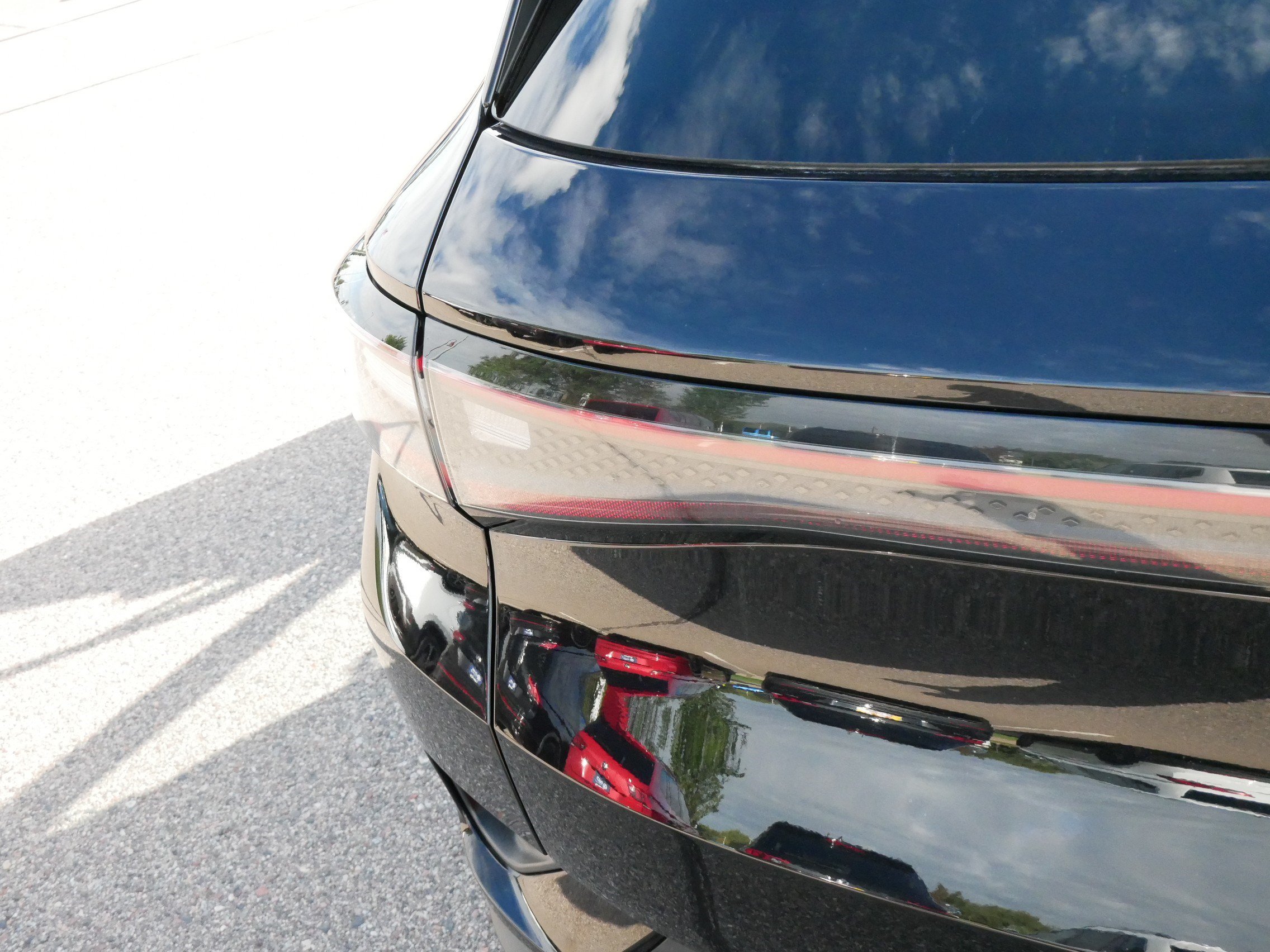Certified 2023 Volkswagen ID.4 Pro AWD/4WD image 17