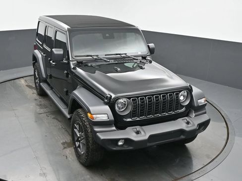 Used 2024 Jeep Wrangler Sport S image 45