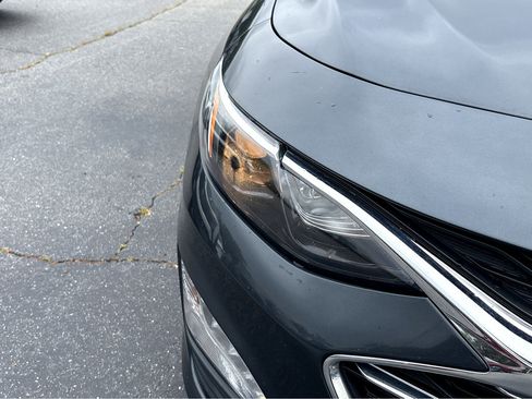 Used 2021 Chevrolet Malibu LT FWD image 23
