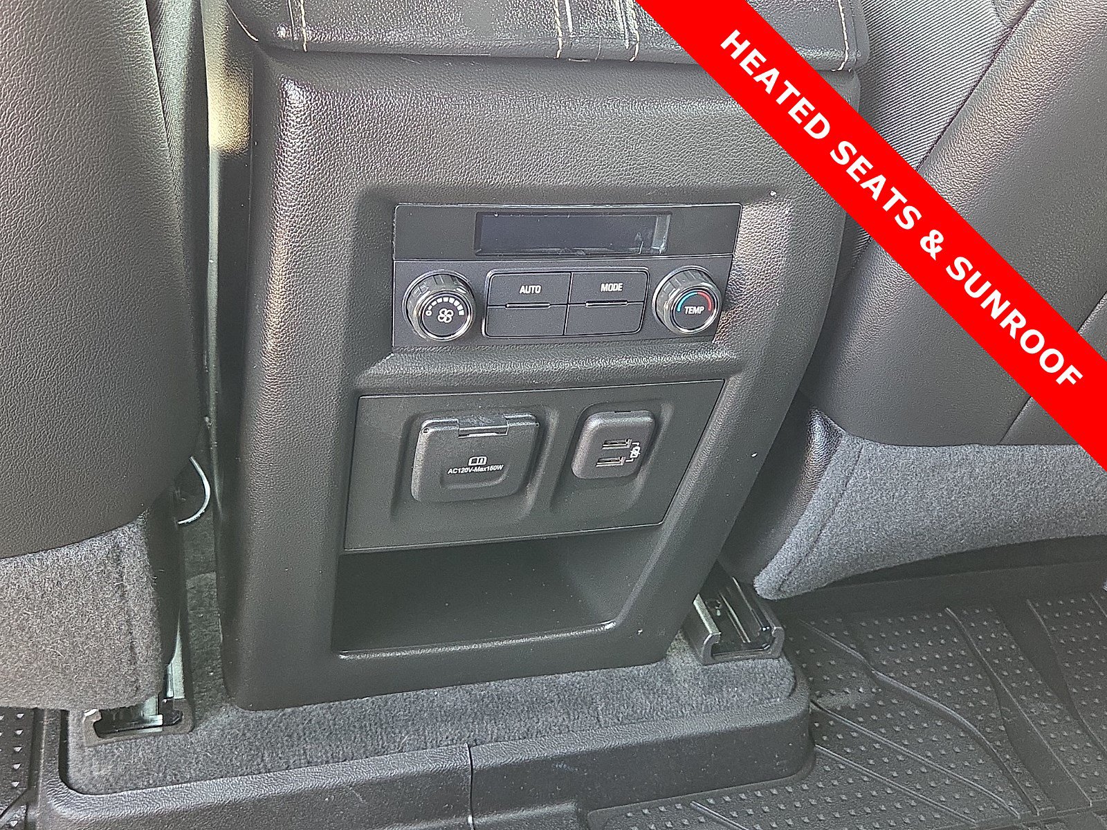 Used 2023 Chevrolet Traverse LT w/ LT Premium Package FWD image 12