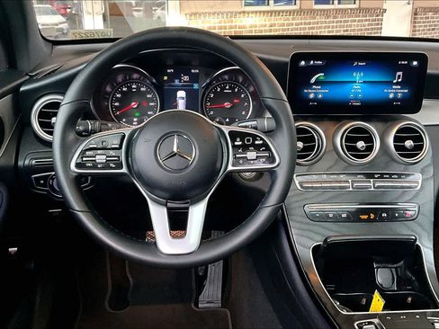 Used 2022 Mercedes-Benz GLC 300 image 5