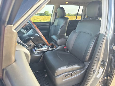 Used 2019 INFINITI QX80 Luxe w/ All-Season Package RWD image 11