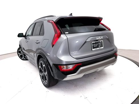 Used 2024 Kia Niro EX Touring FWD image 8