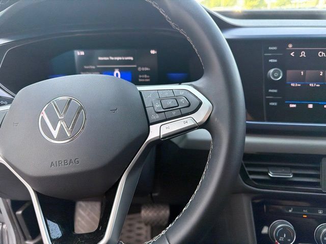 Used 2023 Volkswagen Taos SE w/ Panoramic Sunroof Package FWD image 23