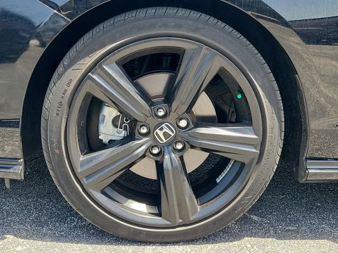 Used 2023 Honda Accord Sport image 9