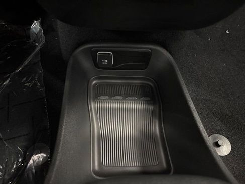 New 2026 Chrysler Pacifica Select AWD/4WD image 39