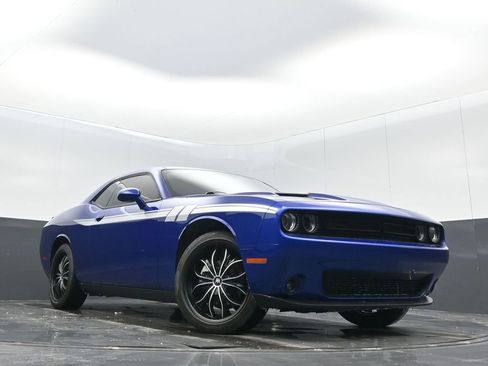 Certified 2022 Dodge Challenger SXT w/ Driver Convenience Group image 25