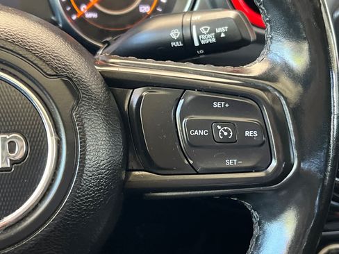 Used 2022 Jeep Gladiator Sport AWD/4WD image 26