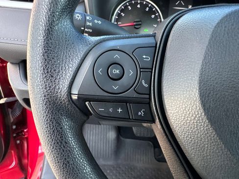 Used 2022 Toyota RAV4 XLE w/ Convenience Package FWD image 32