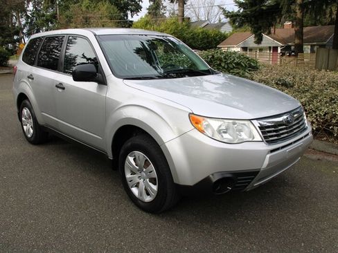Used 2009 Subaru Forester 2.5X w/ Popular Equipment Group 1B image 2