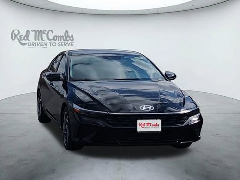 New 2026 Hyundai Elantra Limited FWD image 7