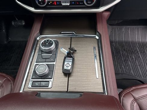 Used 2024 Ford Expedition Max Limited image 10