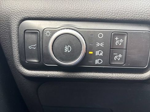 Certified 2024 Ford Explorer XLT w/ Equipment Group 202A AWD/4WD image 17
