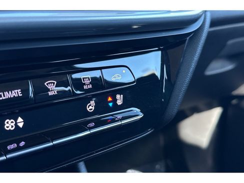 Used 2023 Chevrolet Bolt EUV LT w/ Convenience Package FWD image 30
