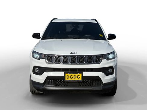 Used 2024 Jeep Compass Latitude image 8