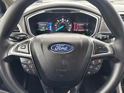 Used 2020 Ford Fusion SE image 15